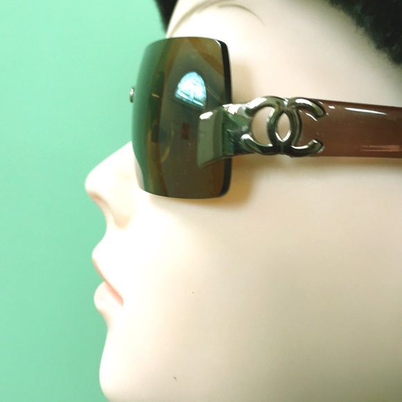 Chanel Brown Sunglasses w/ Case AUTHENTICATED main image 12